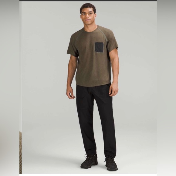 NWT!! Lululemon Ventilated Short Sleeve-L - Picture 2 of 6